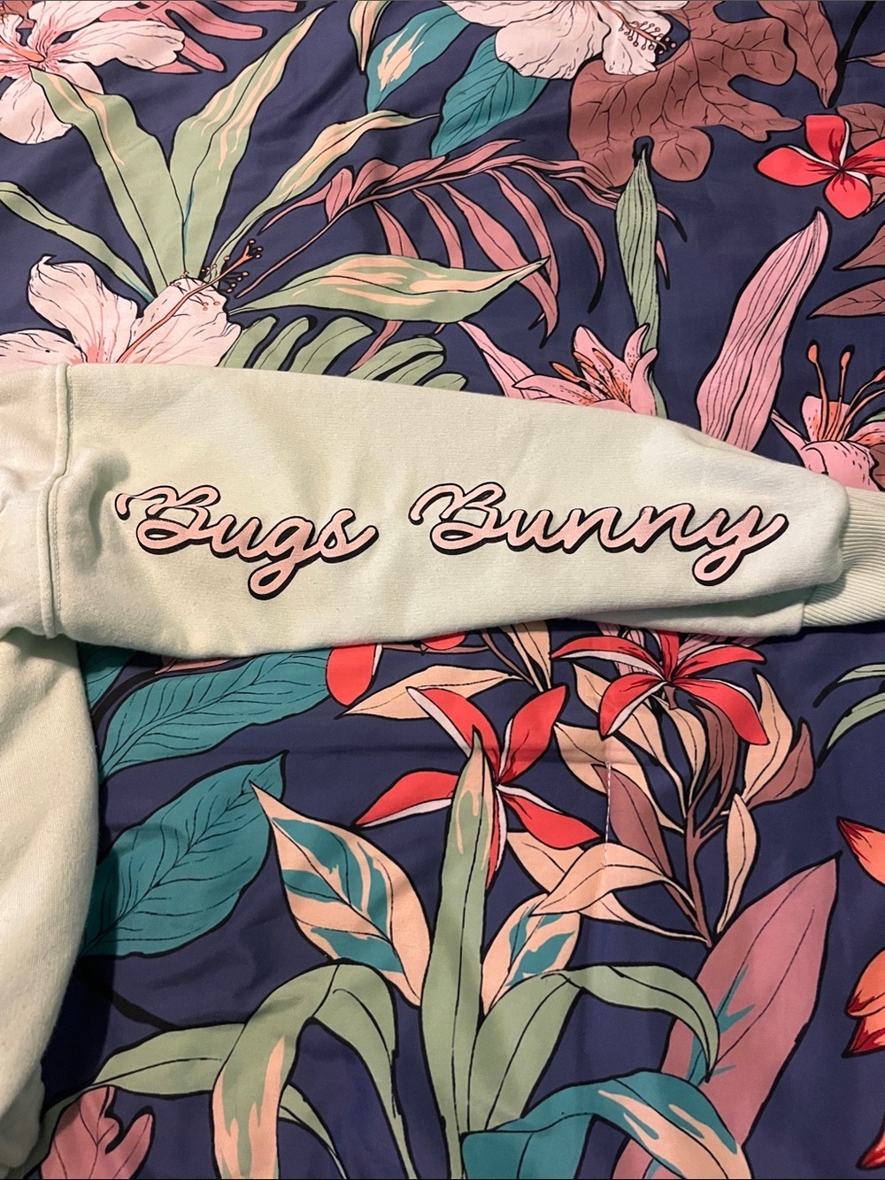 Bugs Bunny sequin hoodie - Picture 7 of 8